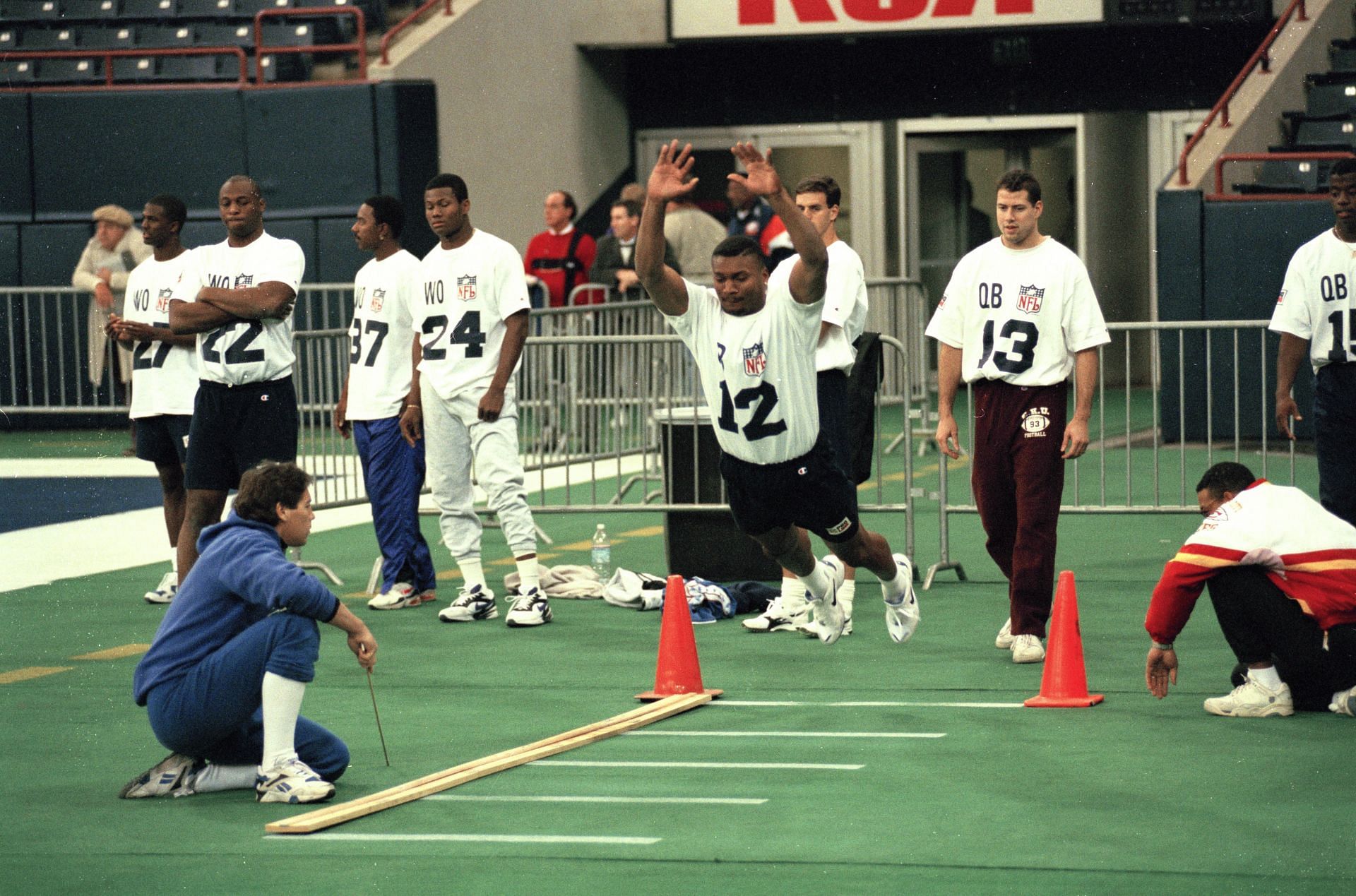 1995 NFL Scouting Combine (Image via Getty)