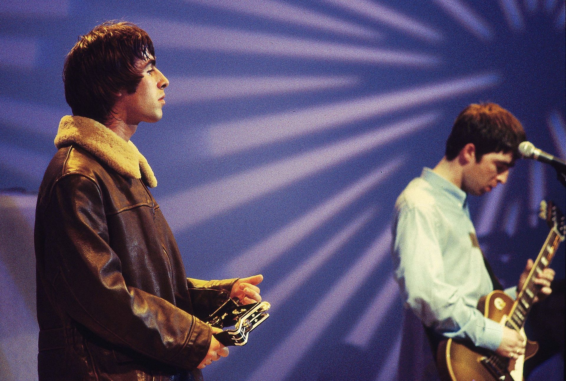 How much are Liam and Noel Gallagher estimated to earn from the Oasis