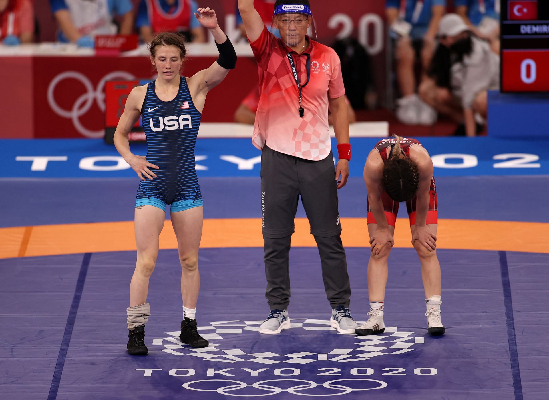 Sarah Hildebrandt of the USA (L) being declared the winner in the preliminaries at the 2020 Tokyo Olympics held in 2021 [Image Source: Getty]