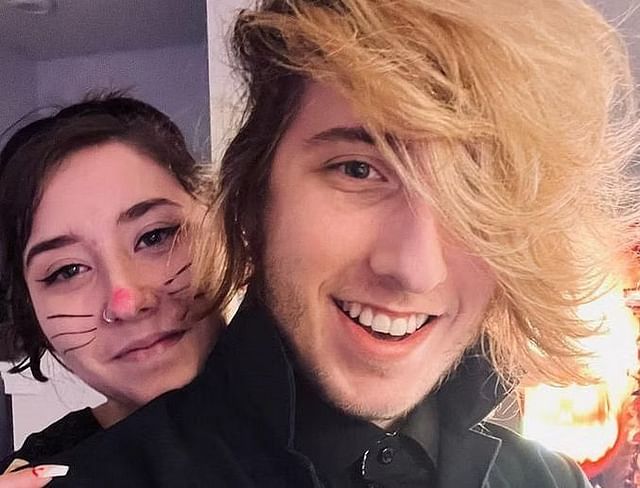 Who is KreekCraft’s Girlfriend, Kayla Waldron?