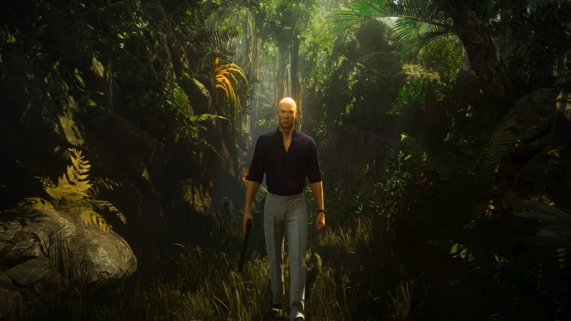 Agent 47 traversing the jungles of Santa Fortuna (Image via IO Interactive)