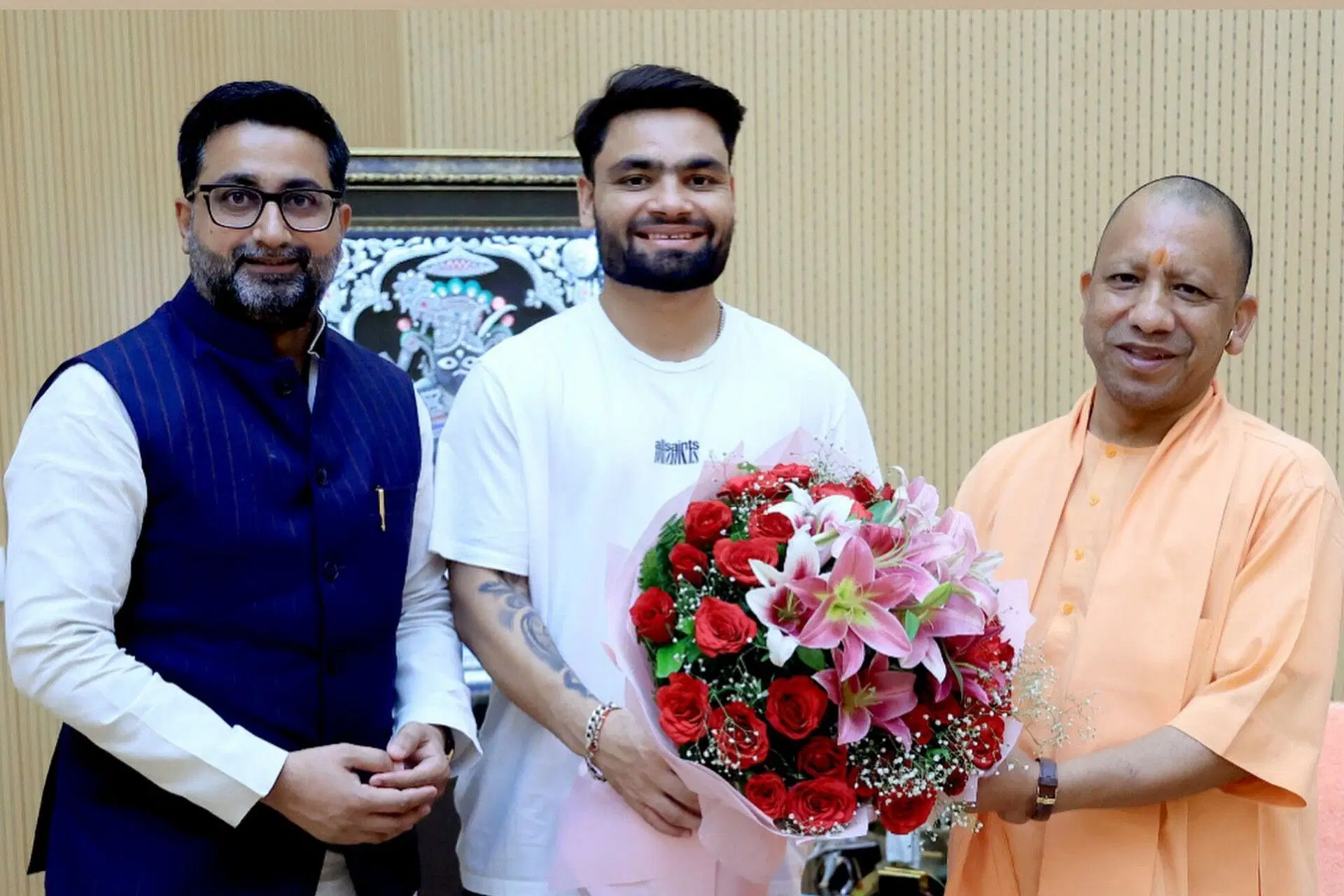 Rinku Singh meets Uttar Pradesh CM Yogi Adityanath (Image via Instagram-@rinkukumar12)
