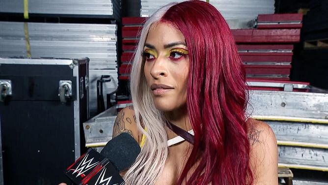Zelina Vega sends a warning to former WWE champion following RAW