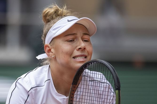 In Pictures: Amanda Anisimova throws racquet in frustration, bursts into tears after losing Canadian Open final to Jessica Pegula