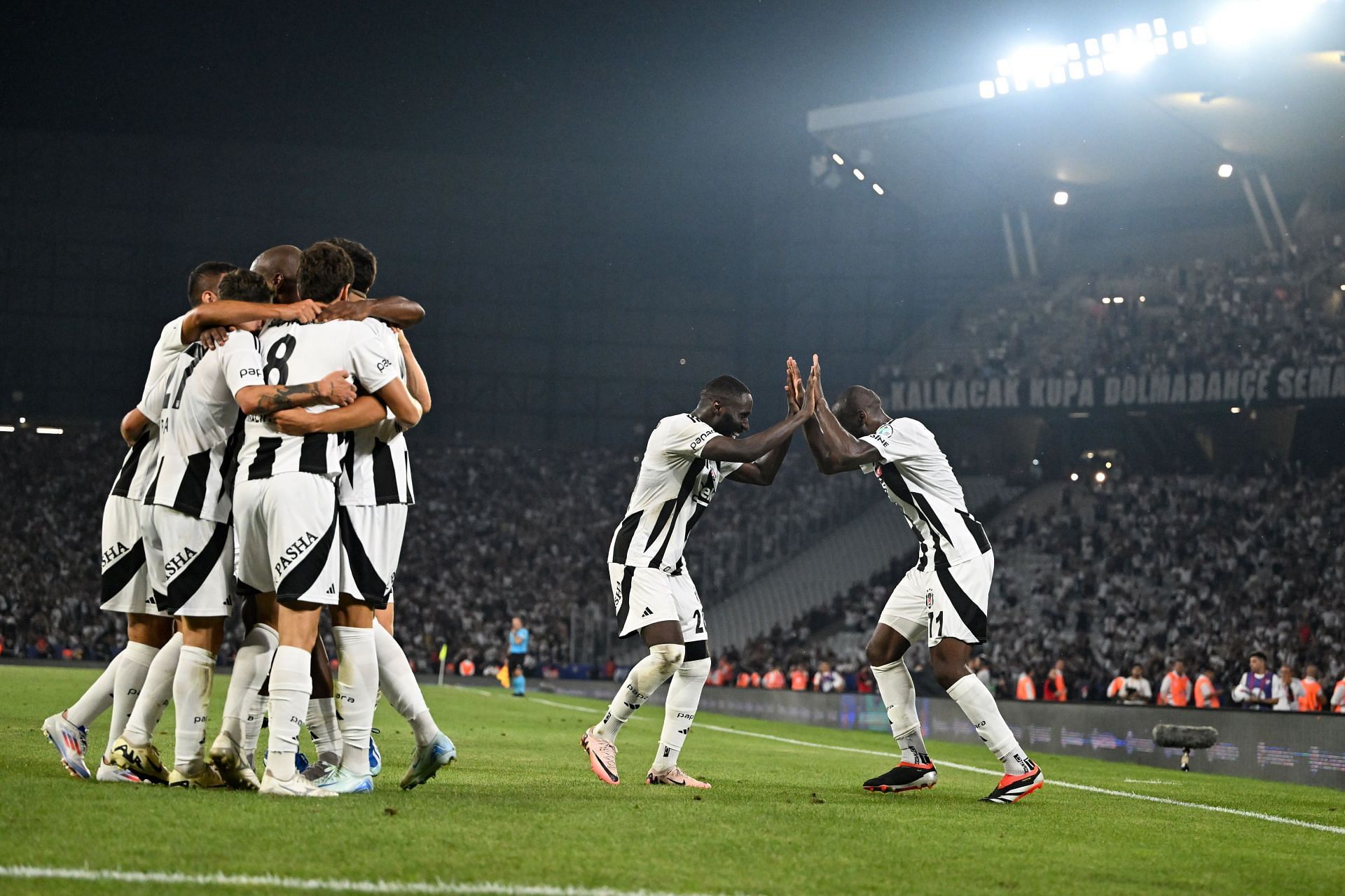 Besiktas defeats Galatasaray and receives Turkish Super Cup title - Source: Getty