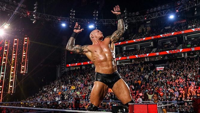 Popular WWE Superstar mocks Randy Orton at recent show