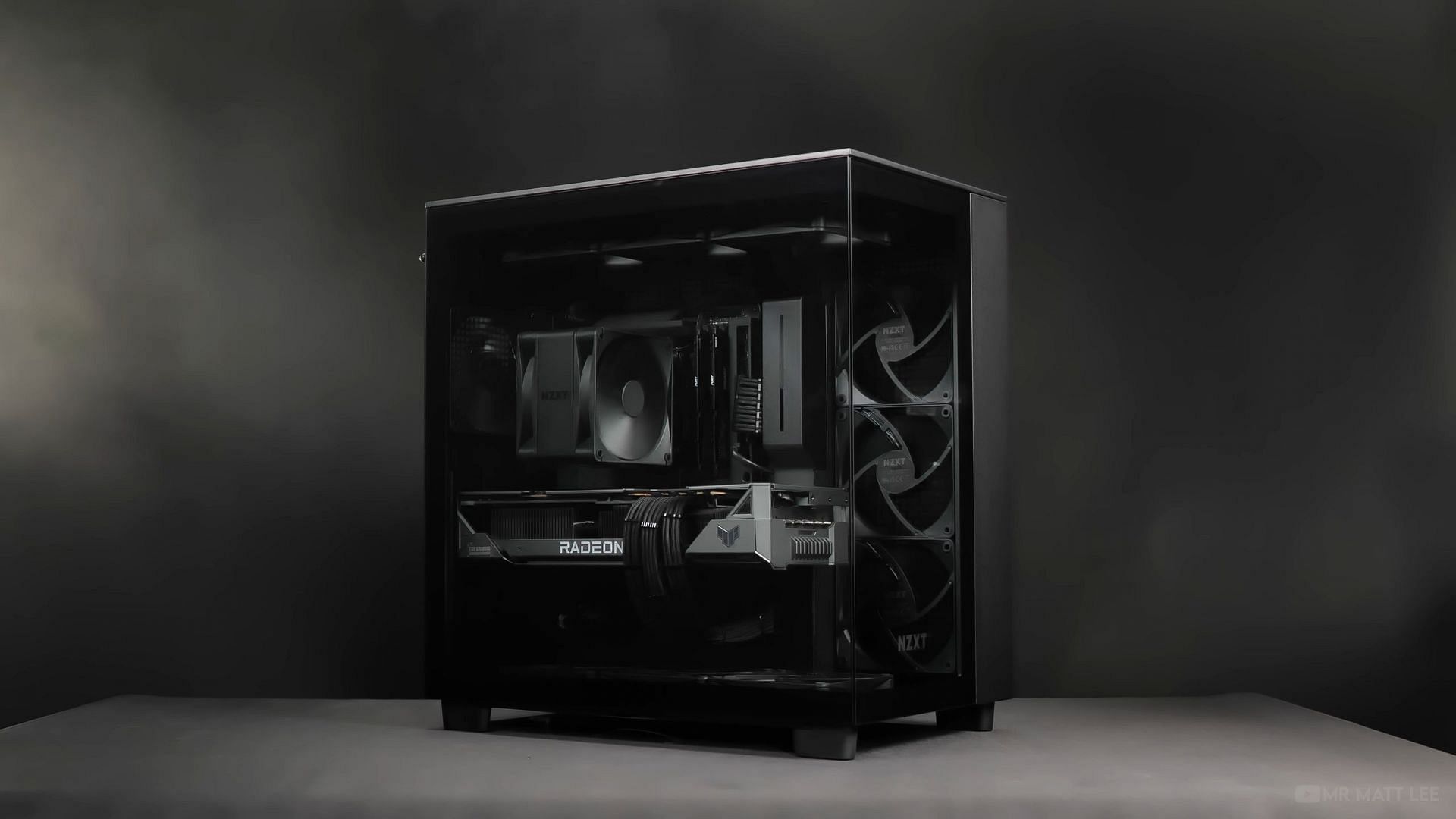 NZXT H9 Flow (Image via @Mr Matt Lee/YouTube)