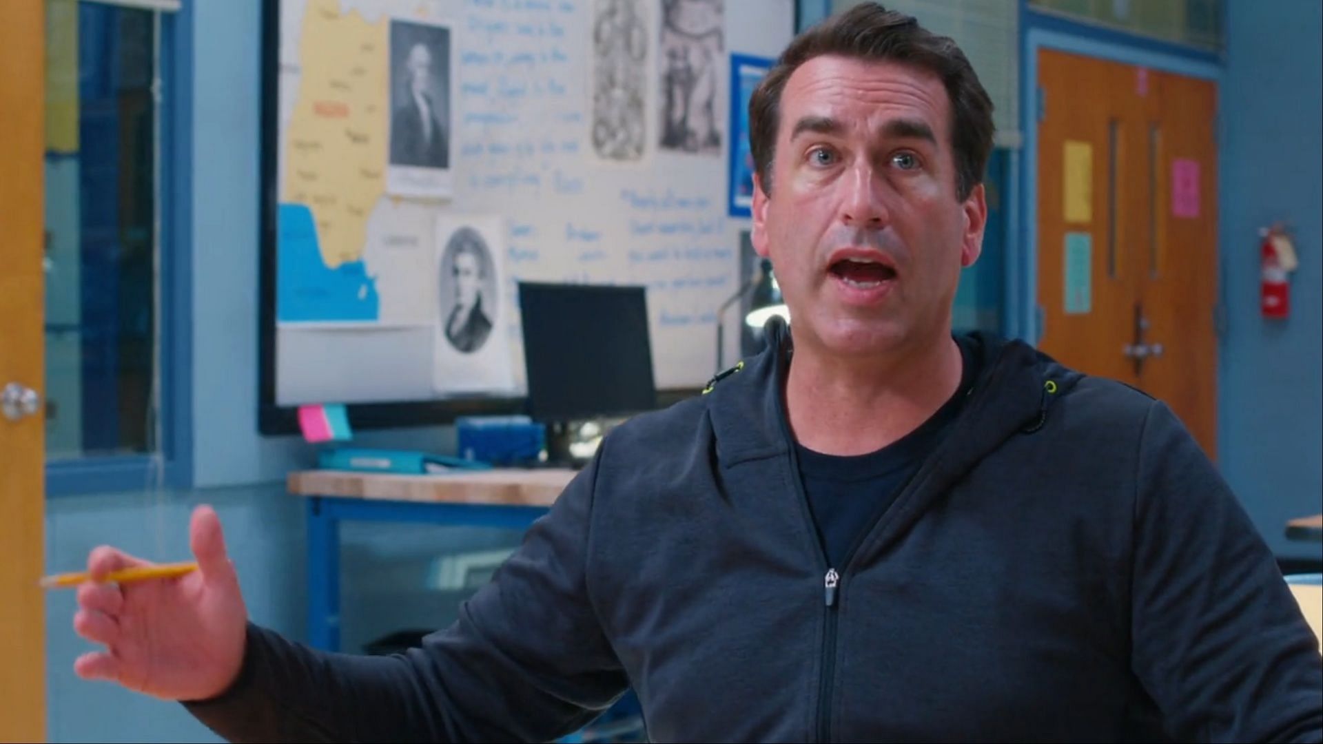 Rob Riggle as Mackenzie (Image via Netflix)