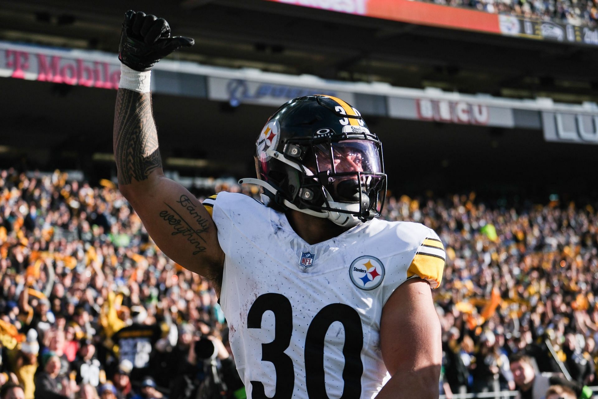 Warren at Pittsburgh Steelers vs. Seattle Seahawks - Source: Getty