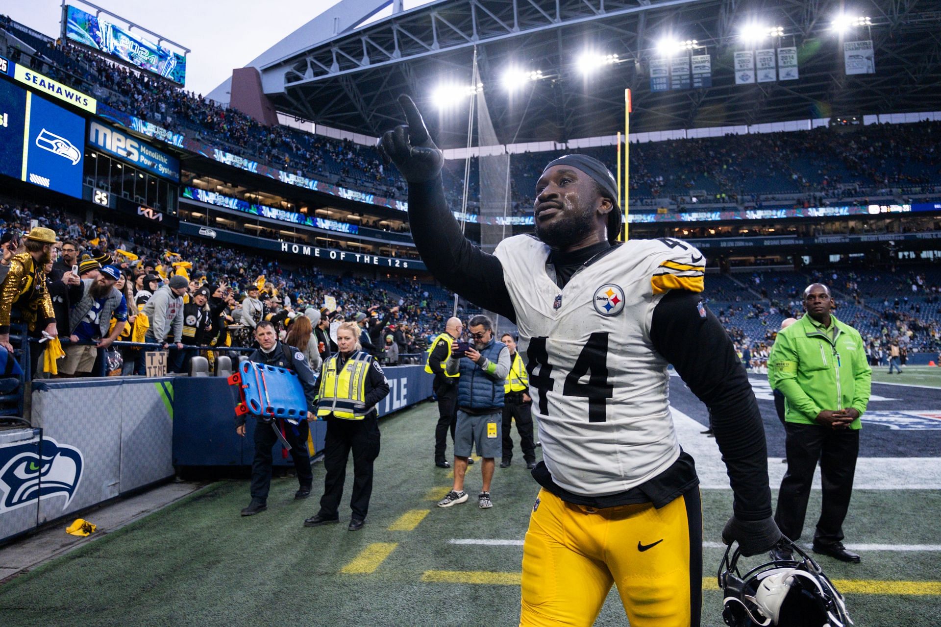 Former Pittsburgh Steelers LB Markus Golden (Source: Getty)