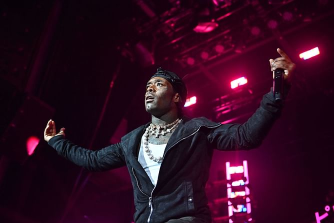 "Maybe Yeezy did set the trend"— Fans react as Lil Uzi Vert spotted seemingly inhaling nitrous in the studio after Kanye fiasco