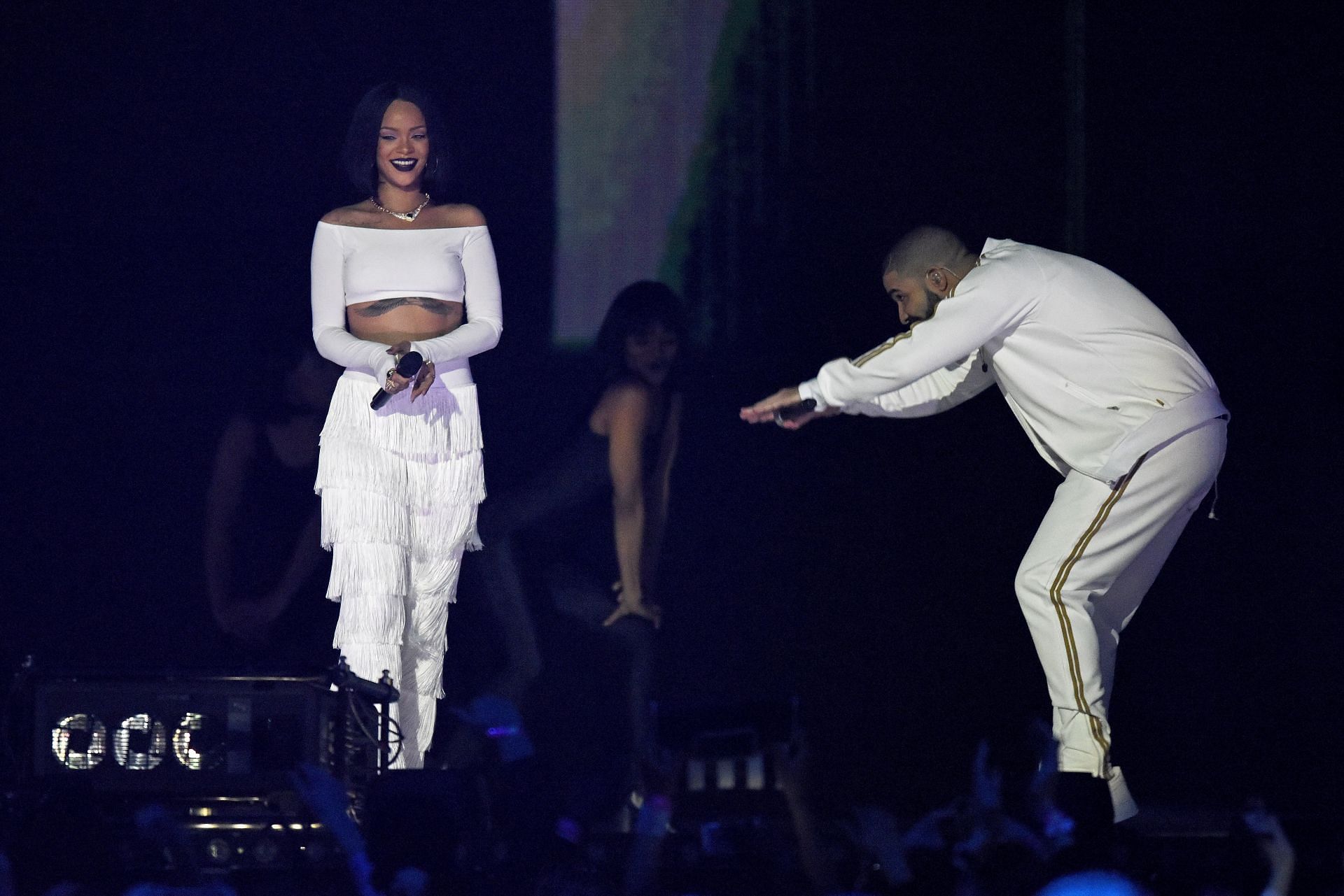 Rihanna and Drake performing at the 2016 BRIT Awards (Image via Getty/Dave J Hogan)