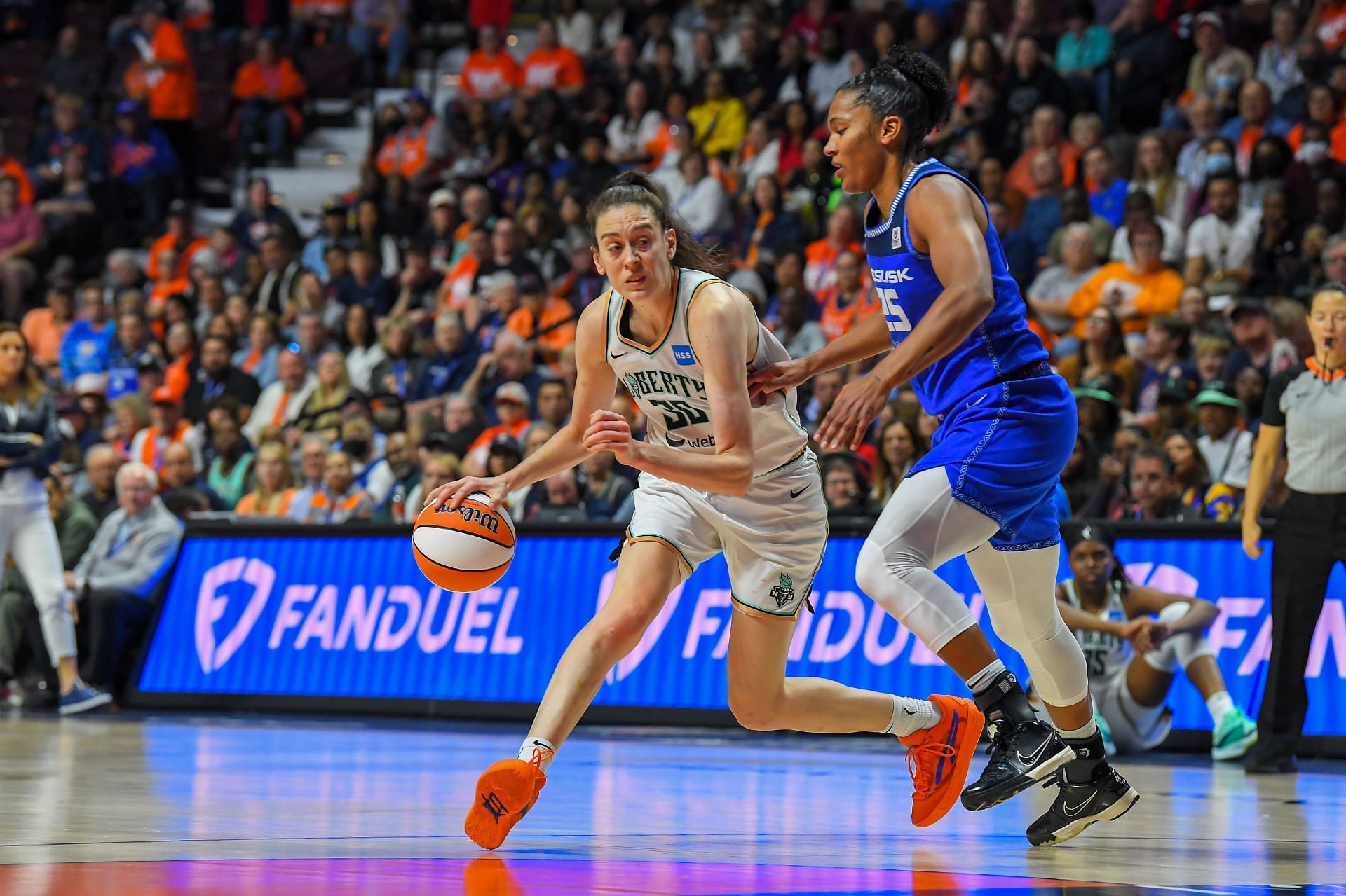 WNBA: OCT 01 Playoffs Semifinals New York Liberty at Connecticut Sun - Source: Getty