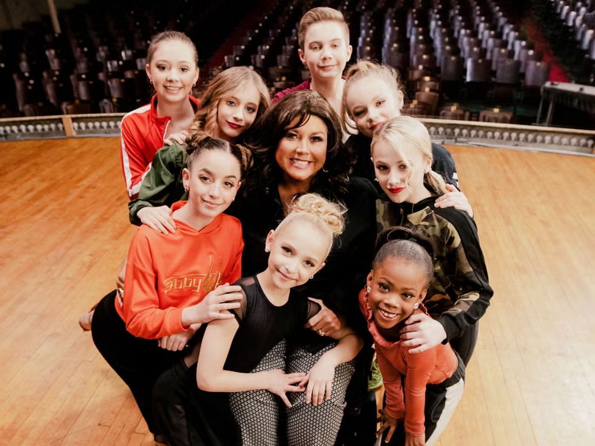 Cast of Dance Moms (Image Courtesy of Lifetime)