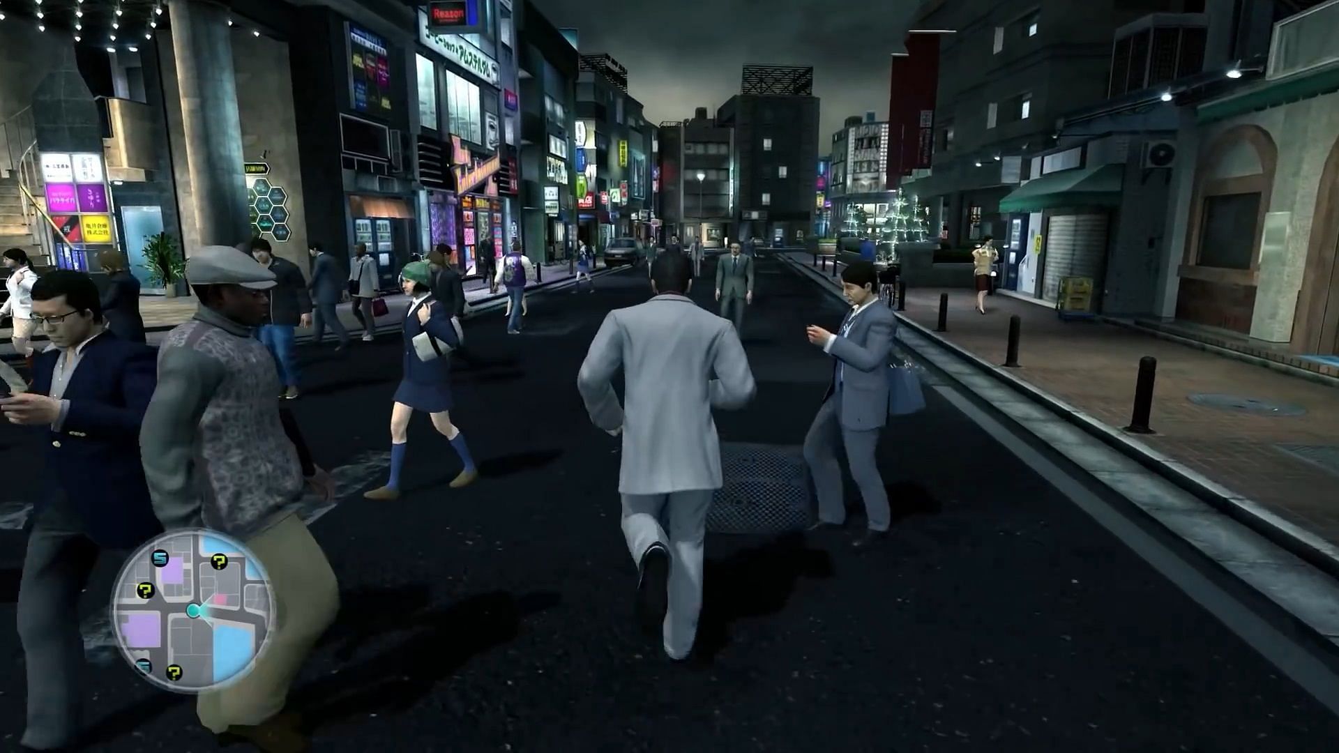 Kiryu traversing Kamurocho in Yakuza 3 (Image via SEGA)