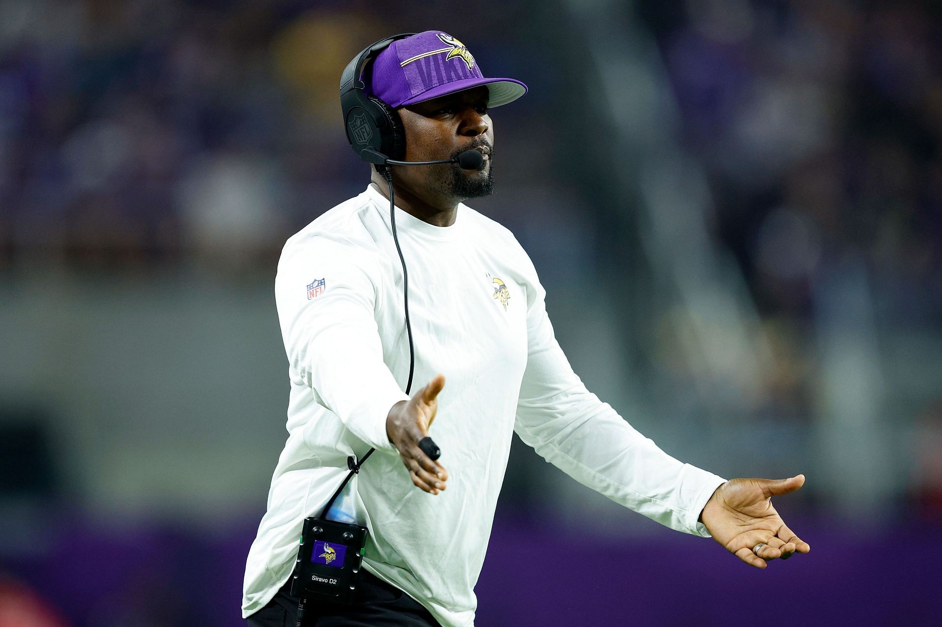 Brian Flores at Tennessee Titans vs. the Minnesota Vikings (source: Getty)