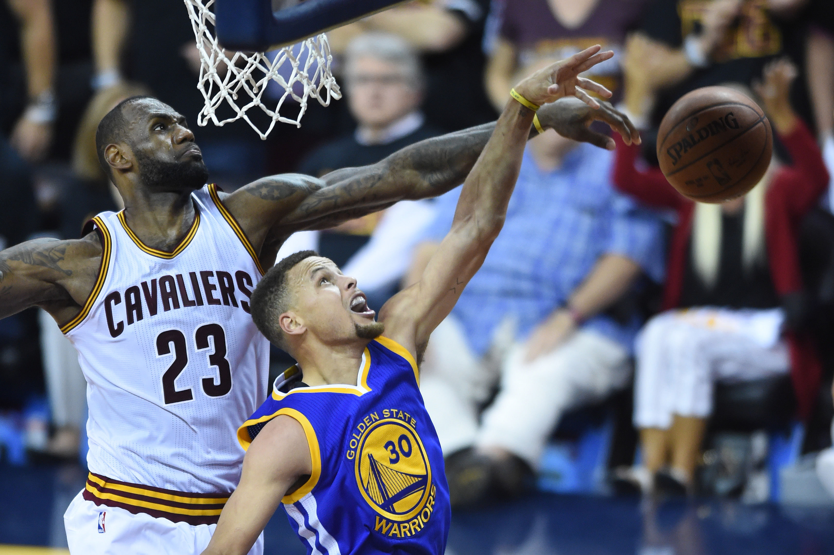 LeBron James is ONE of the most versatile defenders in NBA history. (Photo: IMAGN)