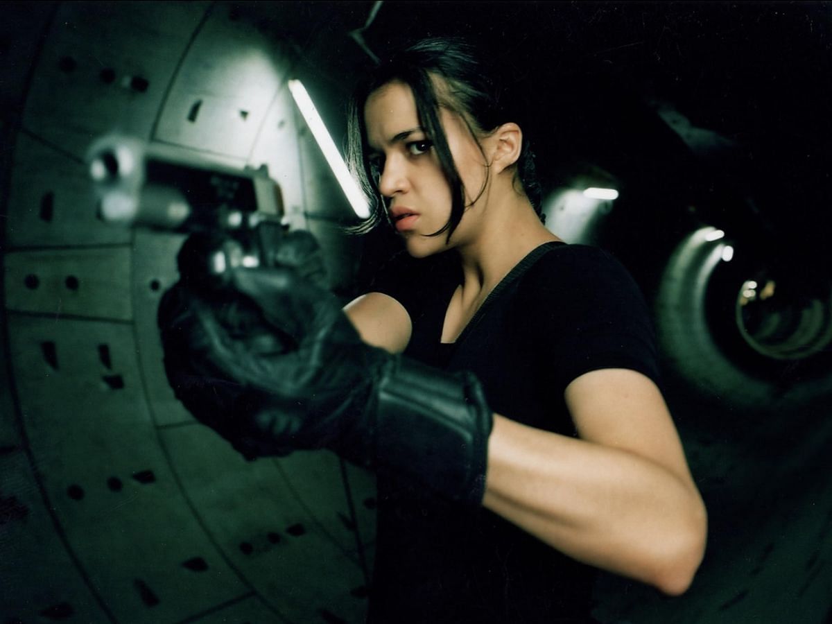 Michelle Rodriguez in Resident Evil (2002) (Image via Sony Pictures)