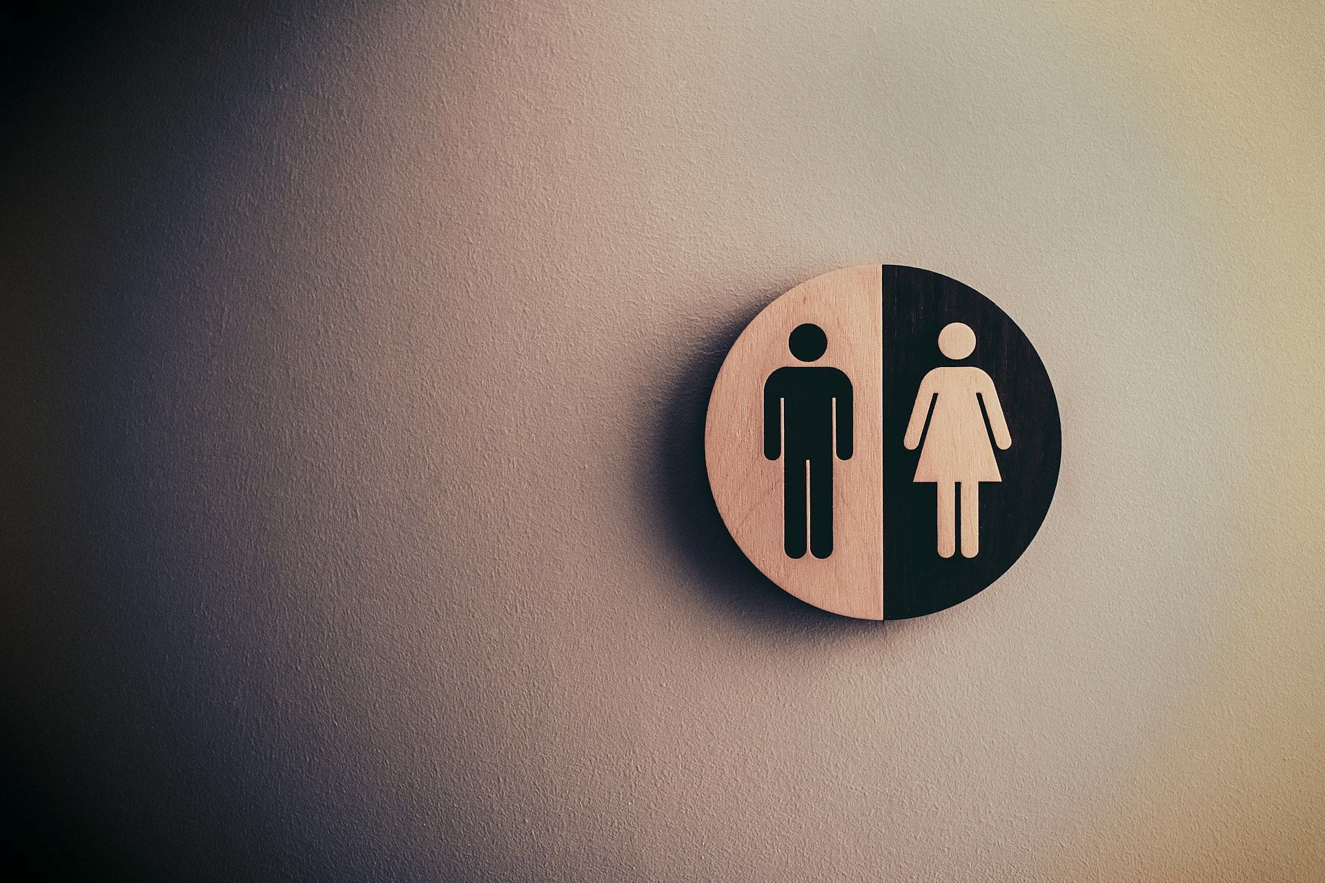 Eric&#039;s two-year-old daughter was locked in the washroom (Image by Tim Mossholder/Unsplash)