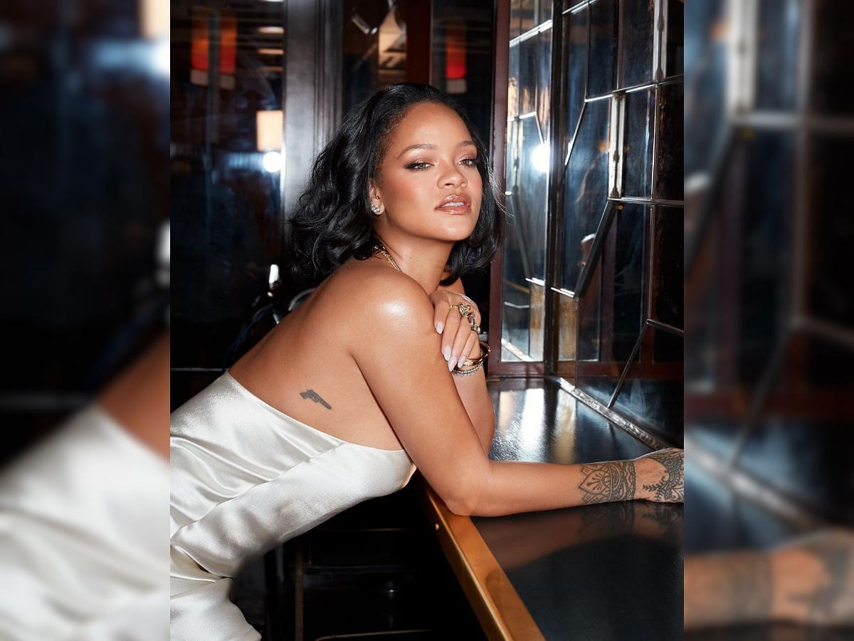 The gun tattoo underneath her arm (Image via Instagram/@badgalriri)