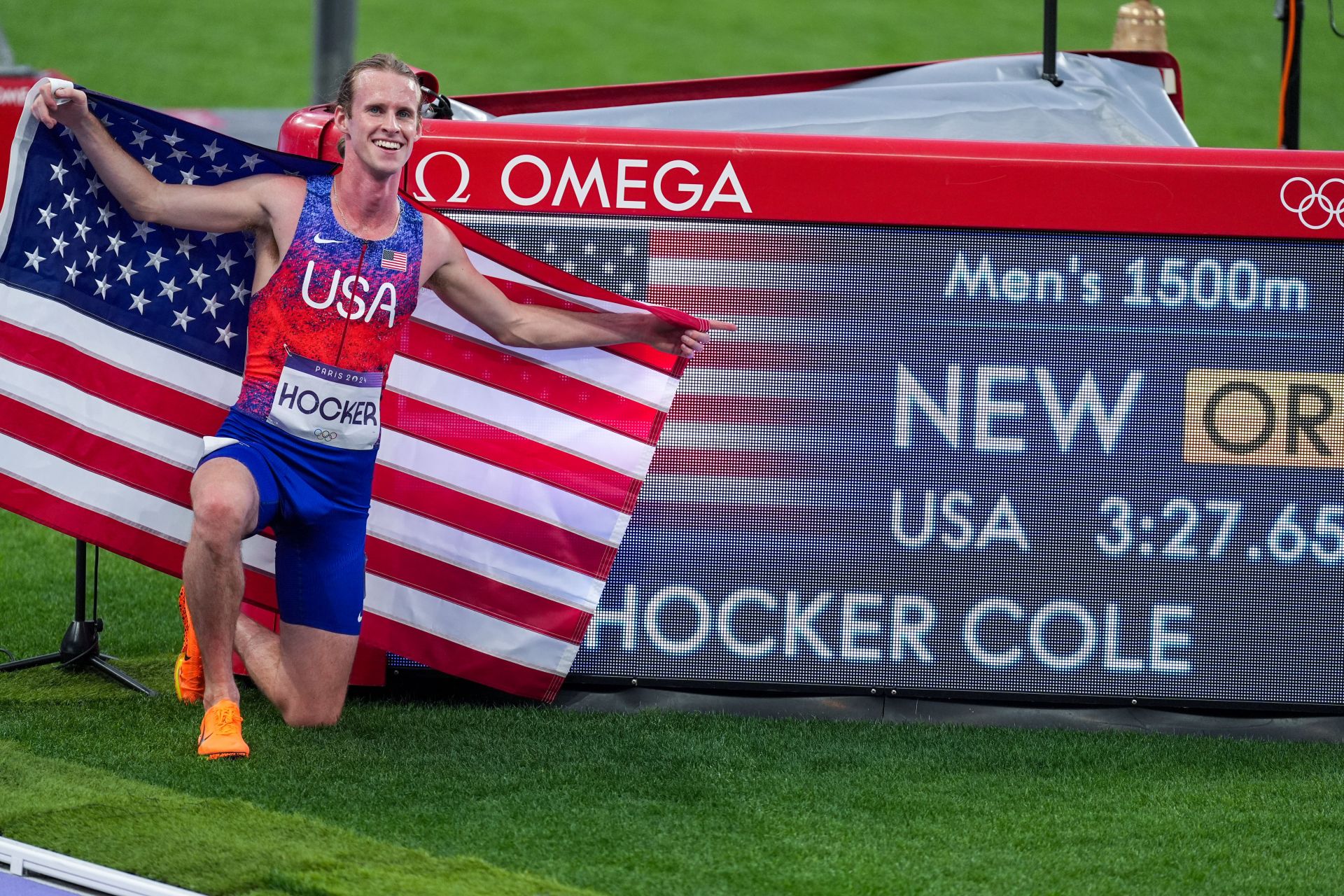 Cole Hocker shows off his new record at the Olympic Games Paris 2024. (IMAGE: Getty)