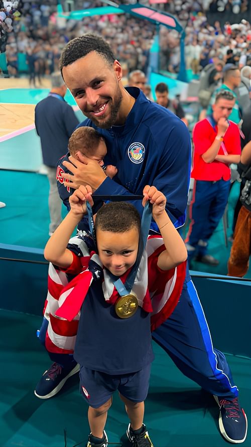 Curry with his children (Image Credits: IG/Ayesha Curry)