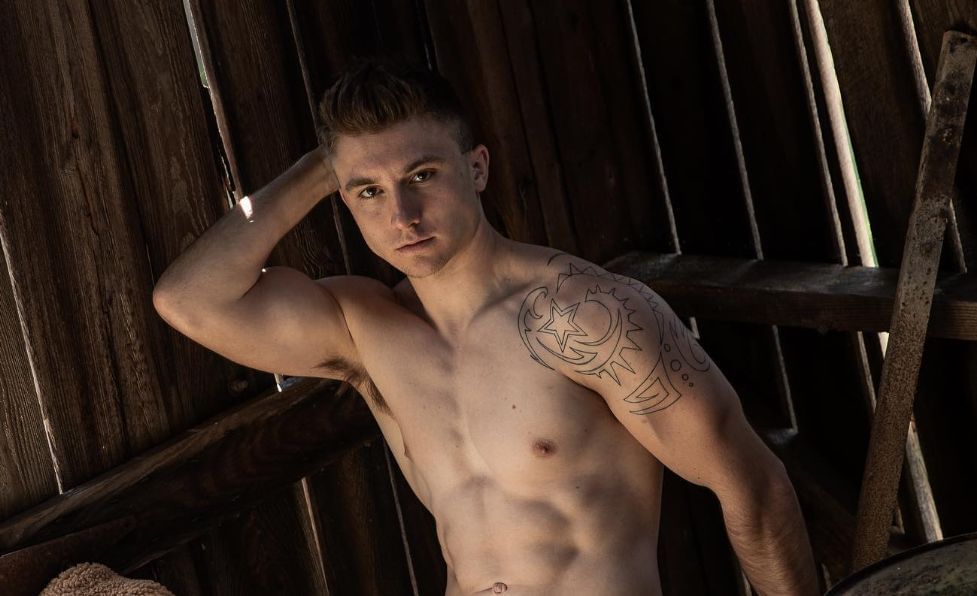 Where is Garett Nolan from?