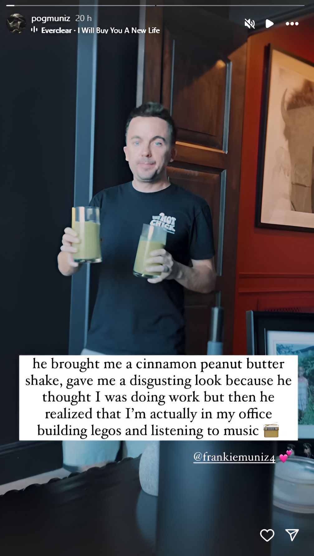 Paige Muniz shares playful moment of Frankie Muniz’s reaction "He