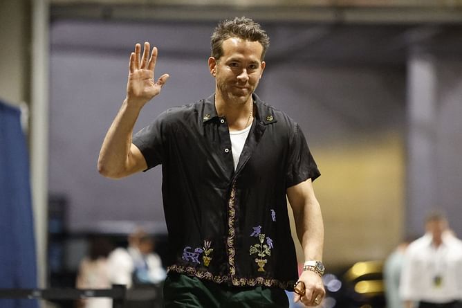 Fact Check: Did Ryan Reynolds wear a t-shirt saying "Kamala removes nasty orange stains"? Viral photo debunked