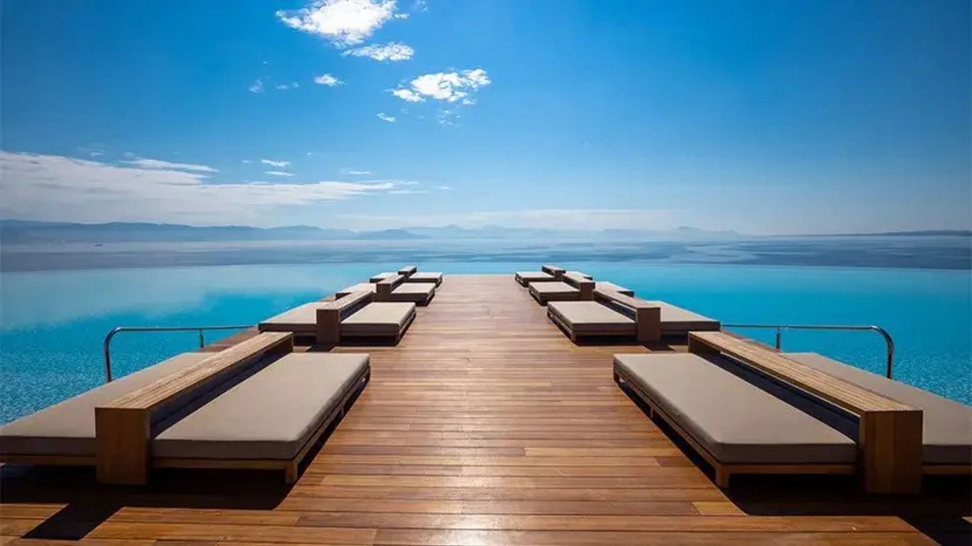 Corfu Infinity pool (Image via Angsana)