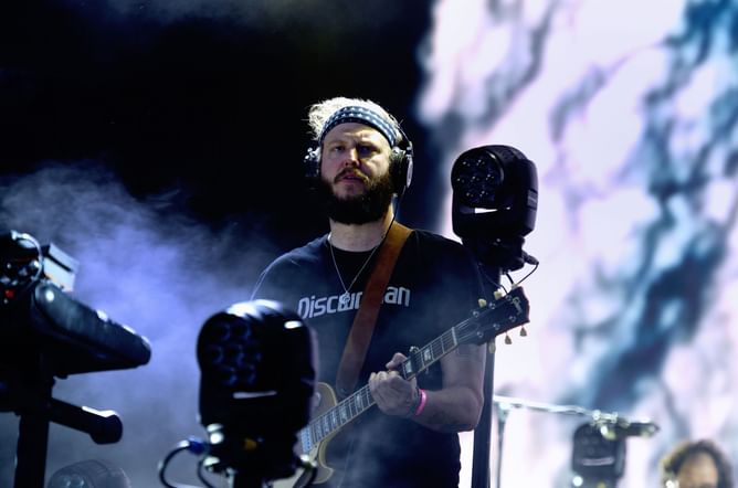 "Harris is the guest appearance" — Internet reacts to Bon Iver performing at Kamala Harris' rally in their hometown