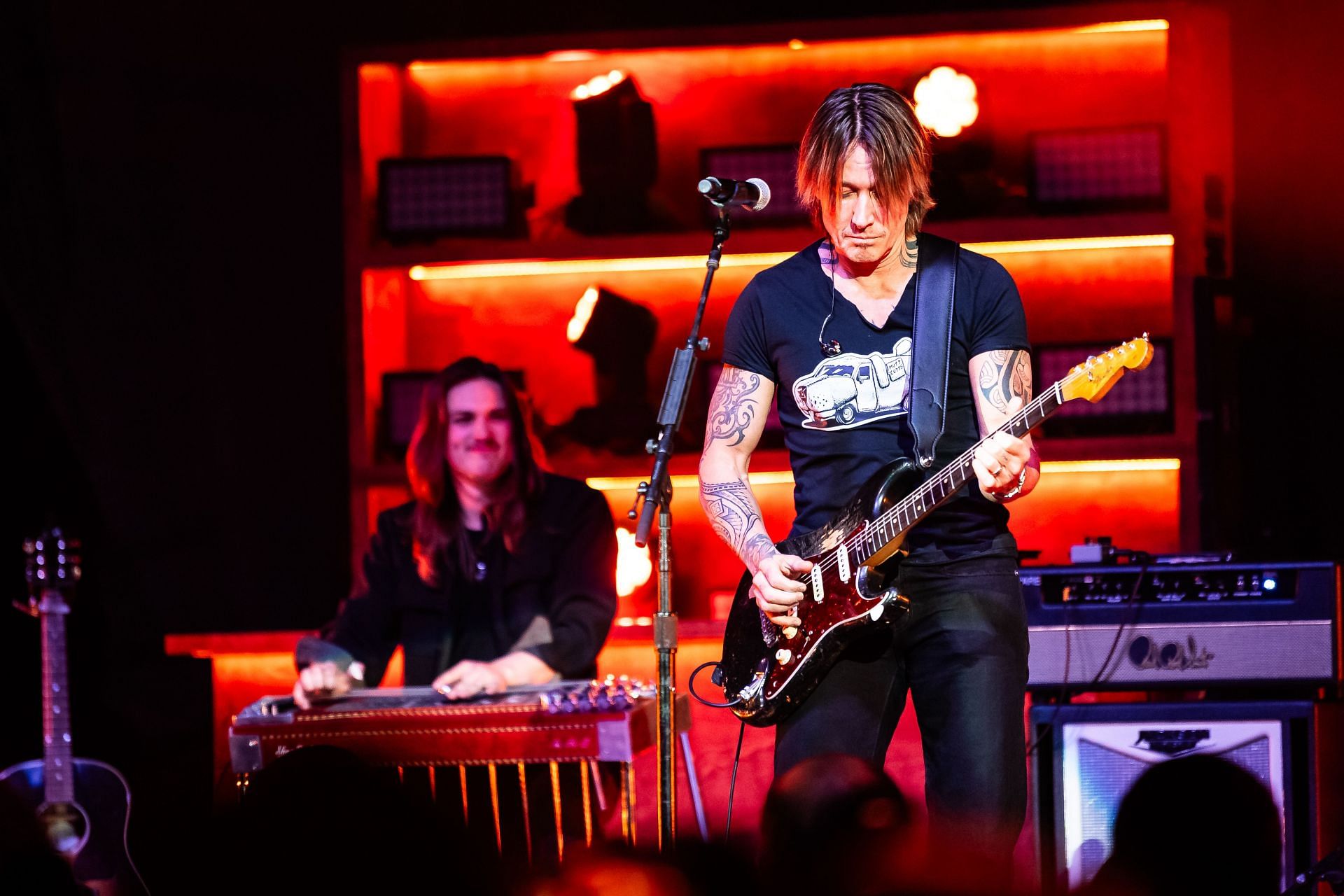 Keith Urban hosted a free pop-up concert at the Buc-ee&rsquo;s Alabama on August 16 (Image via Keith Griner / Getty Images)