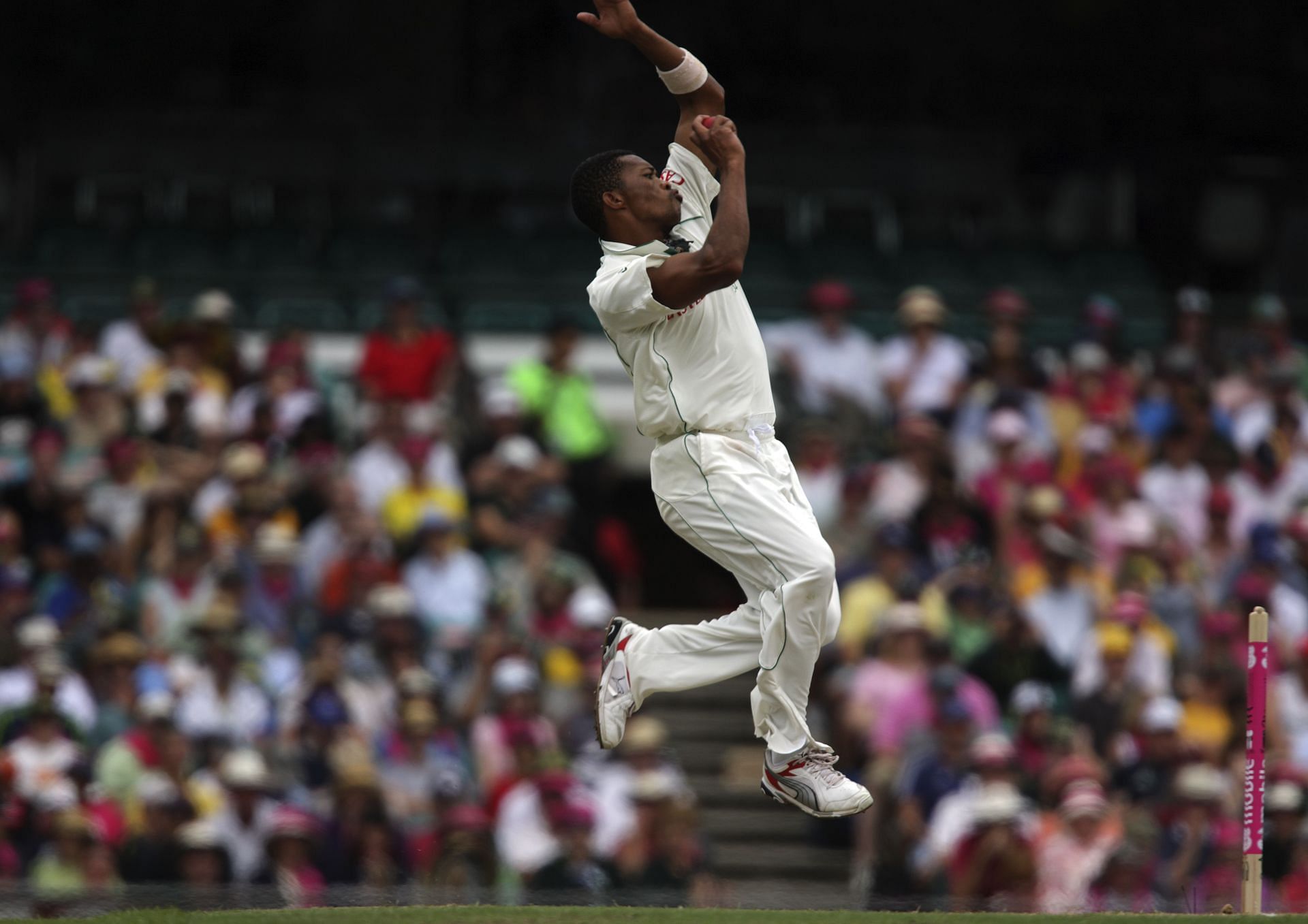 Makhaya Ntini in full flight (Image Credits: Getty Images)