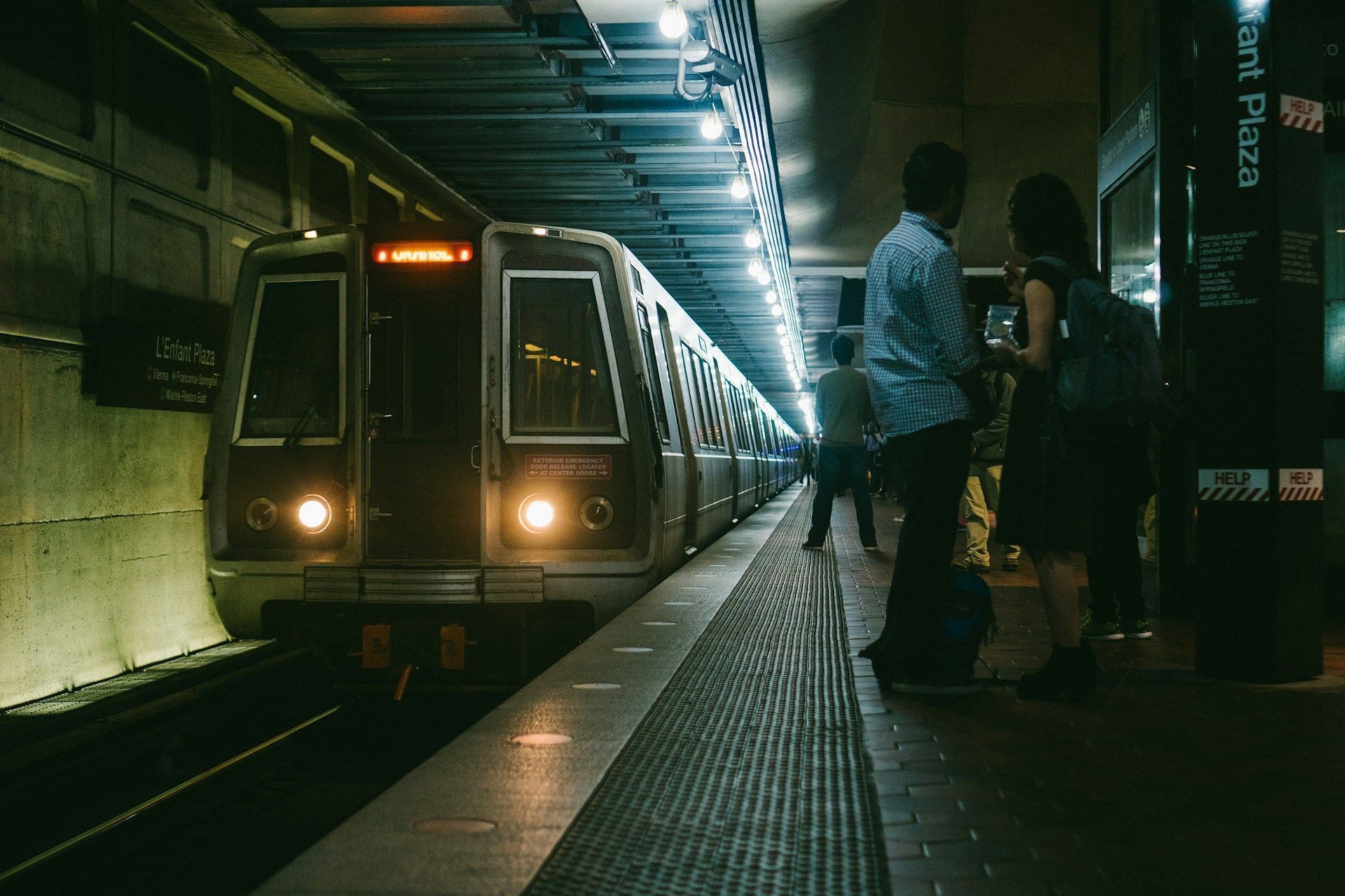 Subway (Image via Unsplash)