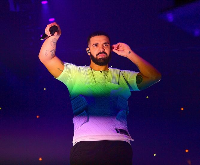 "Why would Drake follow an account with almost no followers" — Fans left confused over Drizzy following @plottttwistttttt on Instagram