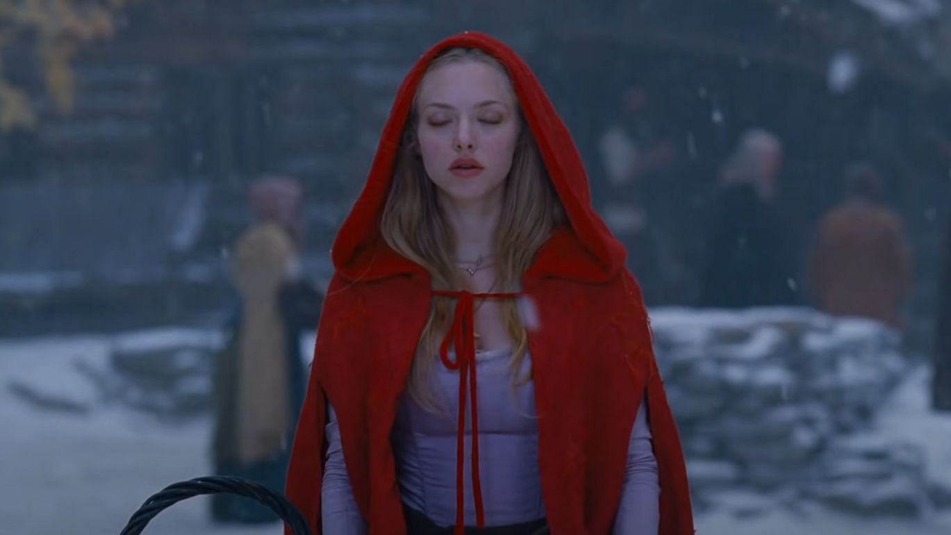 Amanda Seyfried in Red Riding Hood (Image via Youtube/Warner Bros. Pictures)