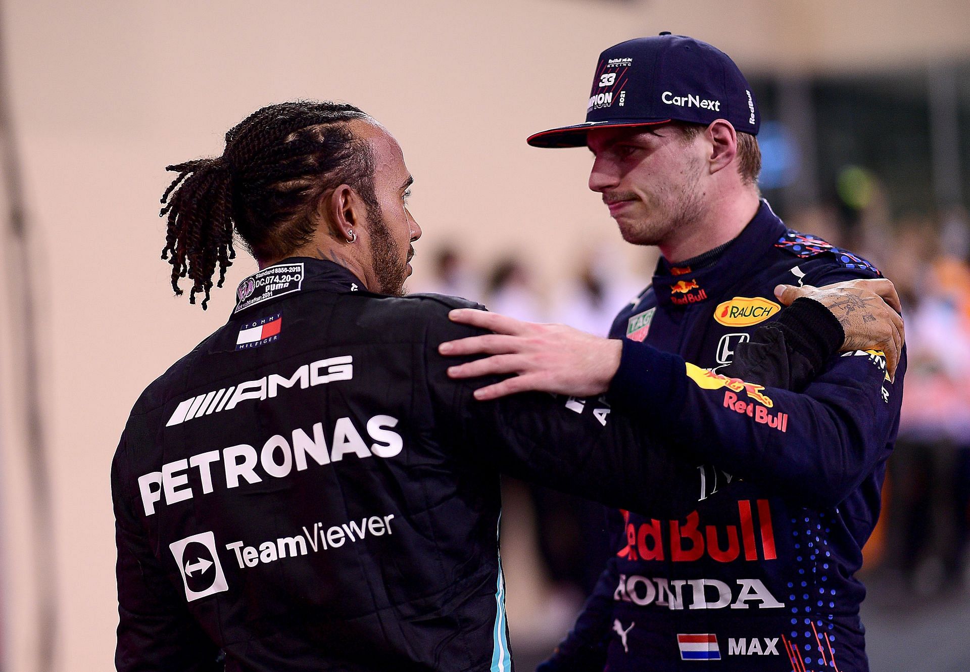 Lewis Hamilton congratulating Max Verstappen after the 2021 F1 Grand Prix of Abu Dhabi - Source: Getty