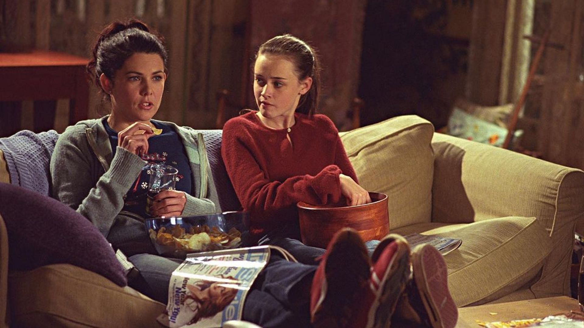 Lorelai and Rory in Gilmore Girls (Image via Instagram/@warnerbrostv)