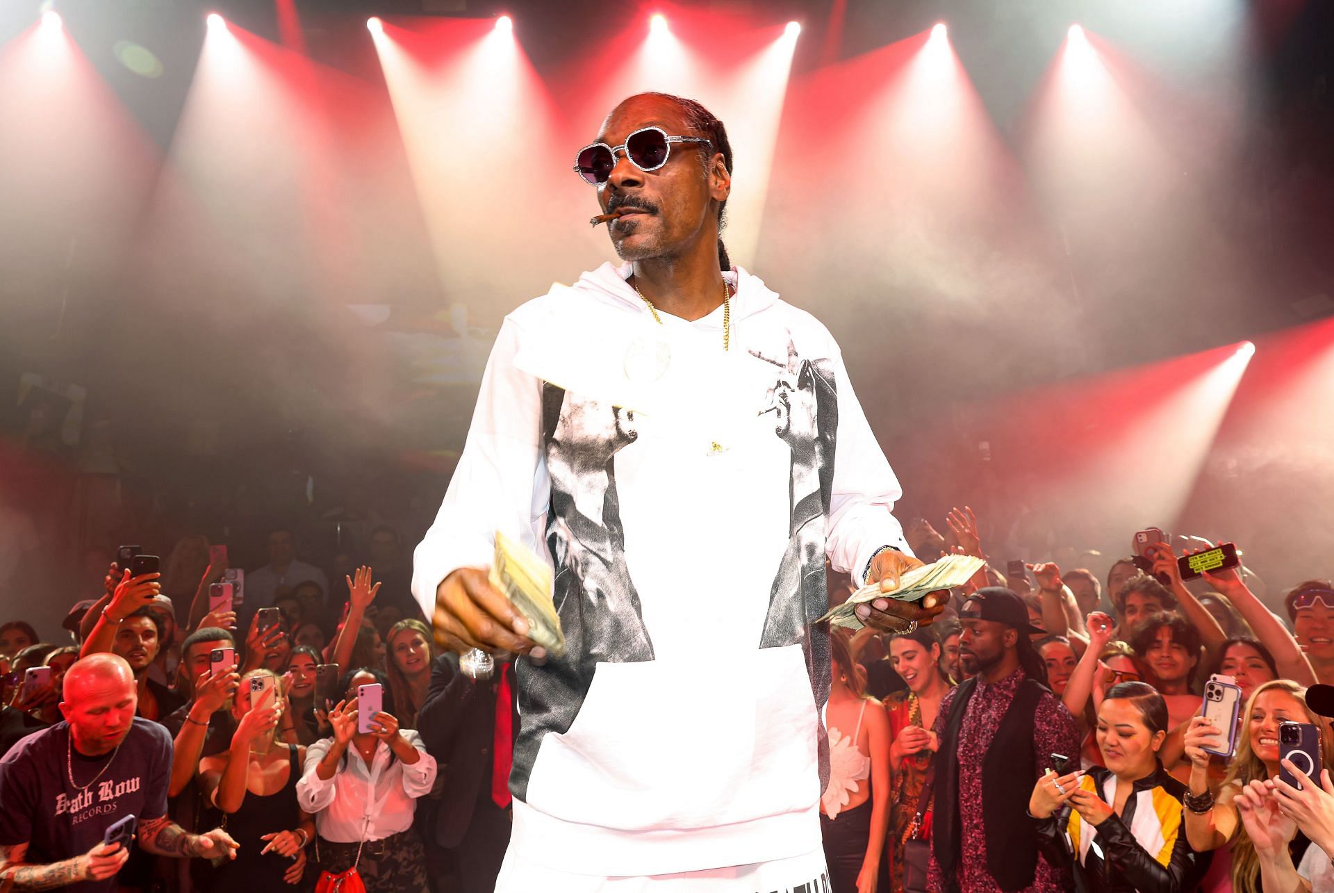 Snoop Dogg Performs At E11EVEN Miami - Source: Getty