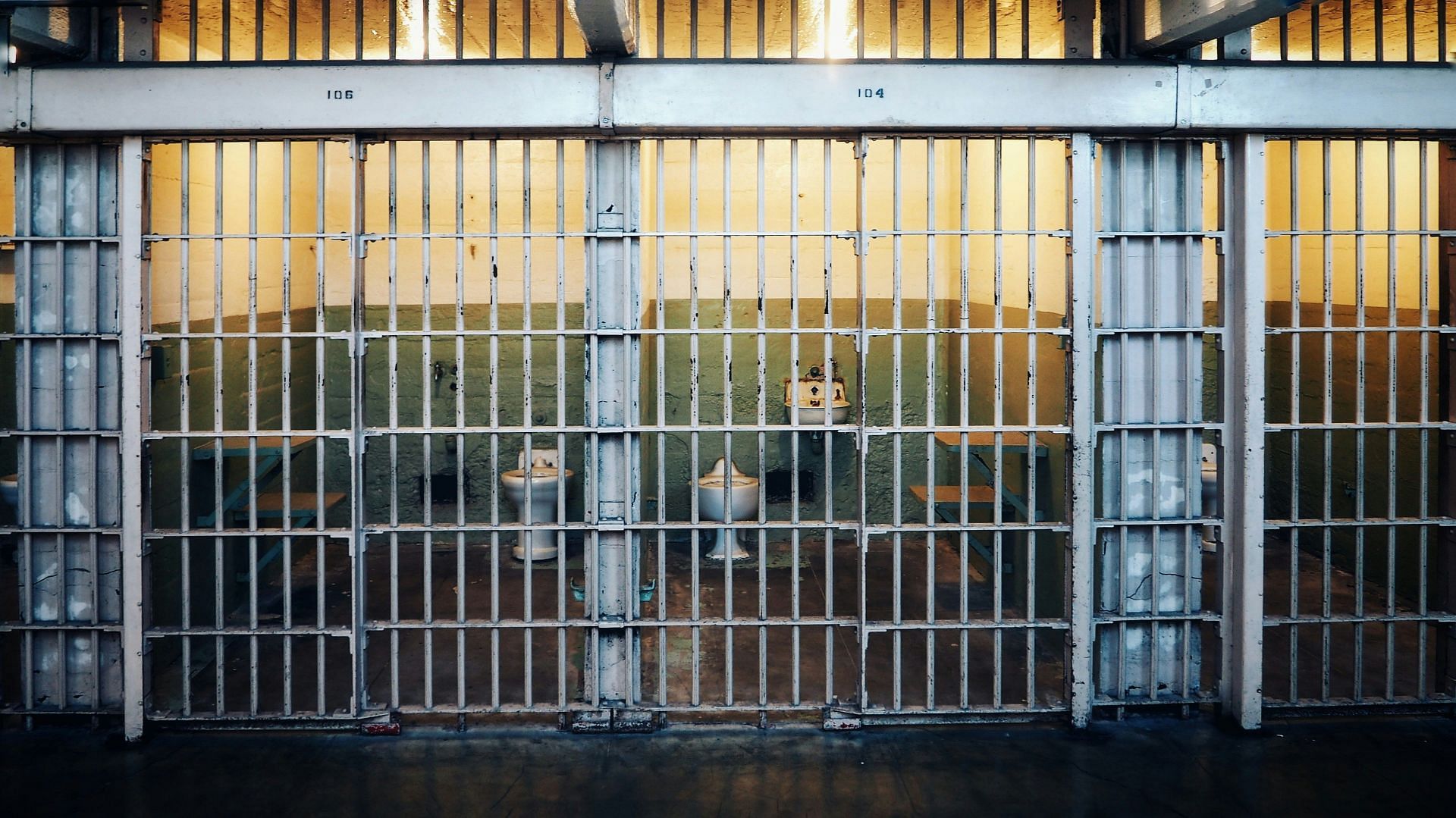 Mei Li and Rosa Hill are in prison (Image by Umanoide/Unsplash)