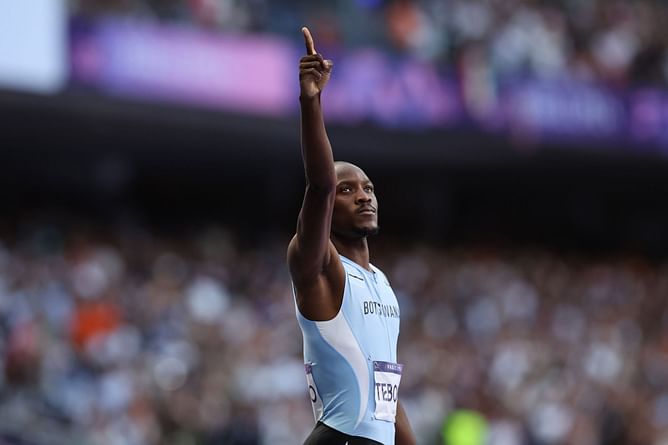 Why did Letsile Tebogo hold his shoe after beating Noah Lyles for 200m gold? All about Botswana sprinter's gesture for late mother