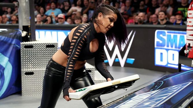 Bayley takes a shot at top WWE Superstar with a five-word message after her return on SmackDown