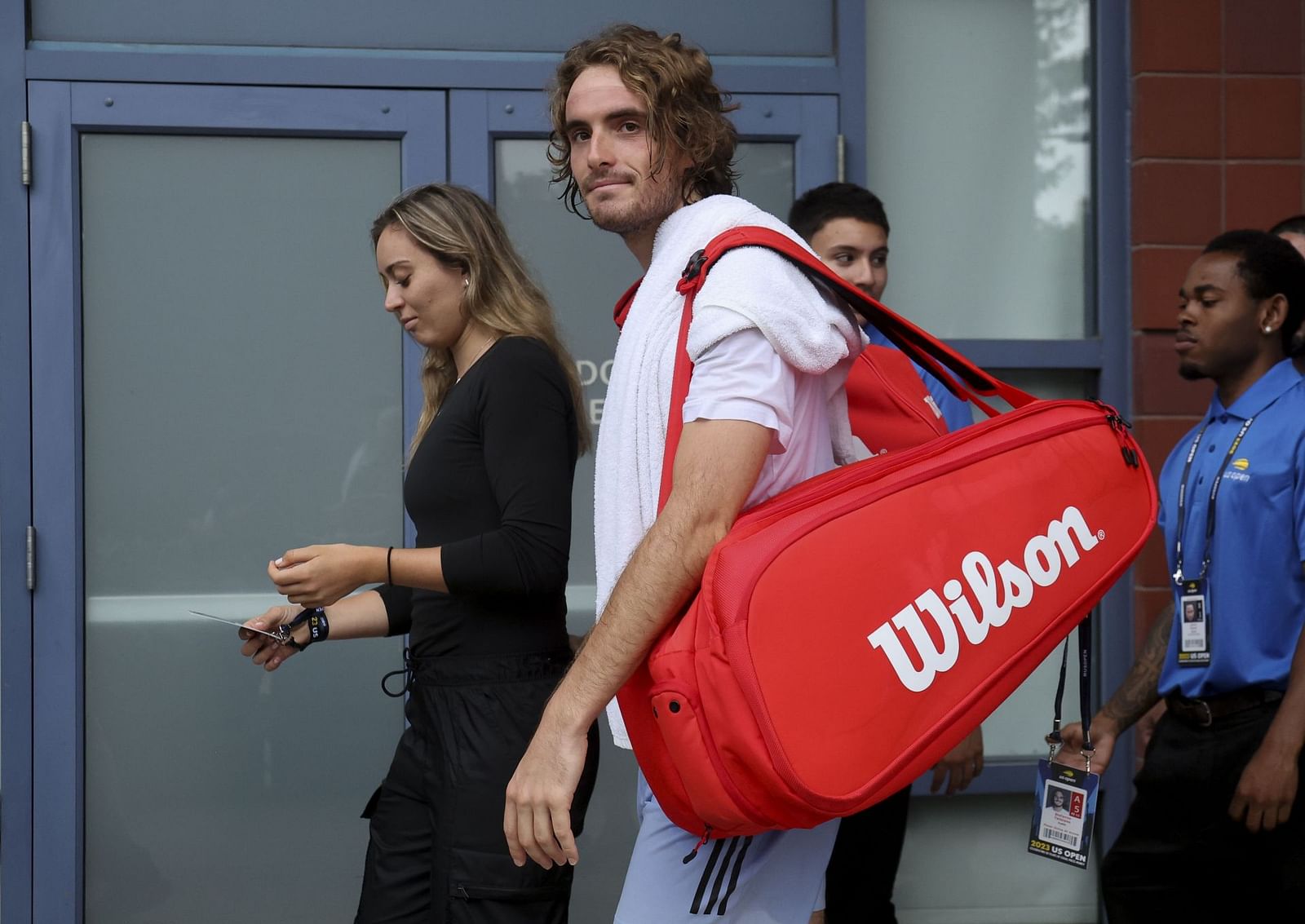 WATCH: Stefanos Tsitsipas & girlfriend Paula Badosa adorably hold hands ...