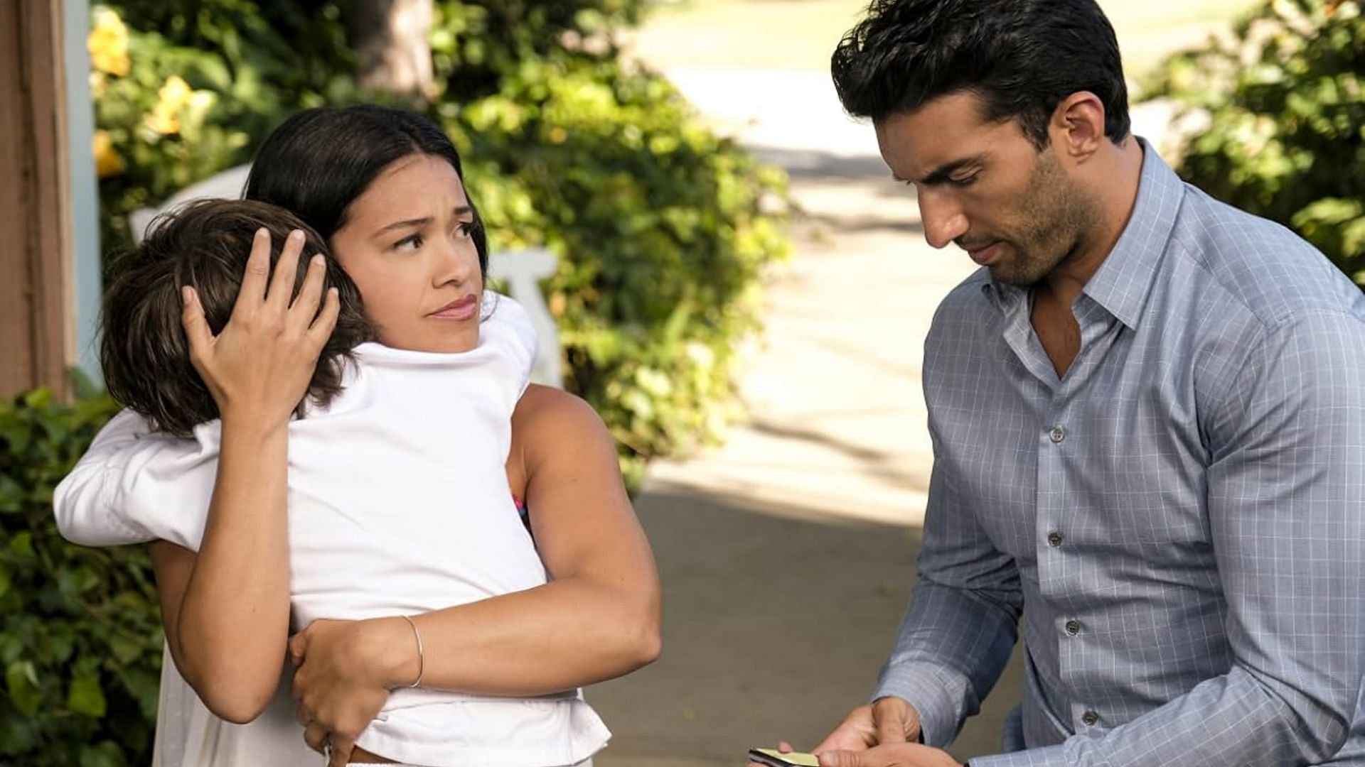 Jane the Virgin is a satirical telenovela adaptation. (Image via The CW)