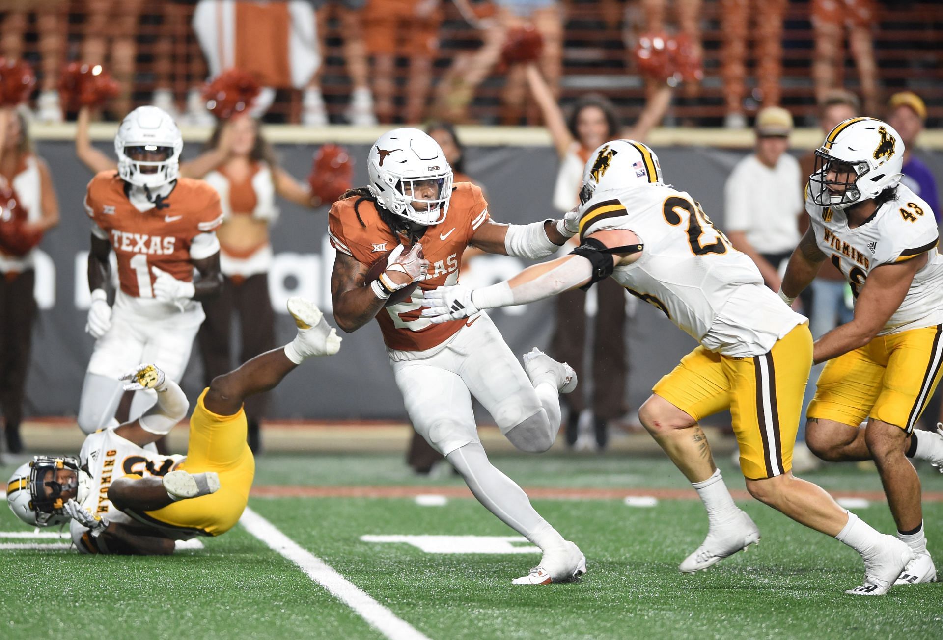 Brooks (center) at Wyoming at Texas - Source: Getty