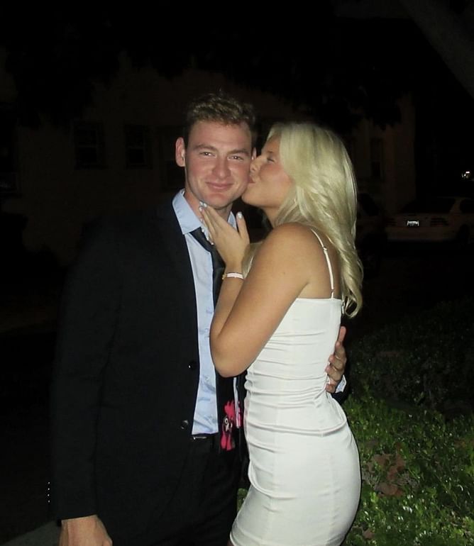 USC QB Miller Moss’ GF Sofia Hildebrand shares loved-up snap from beachy vacation