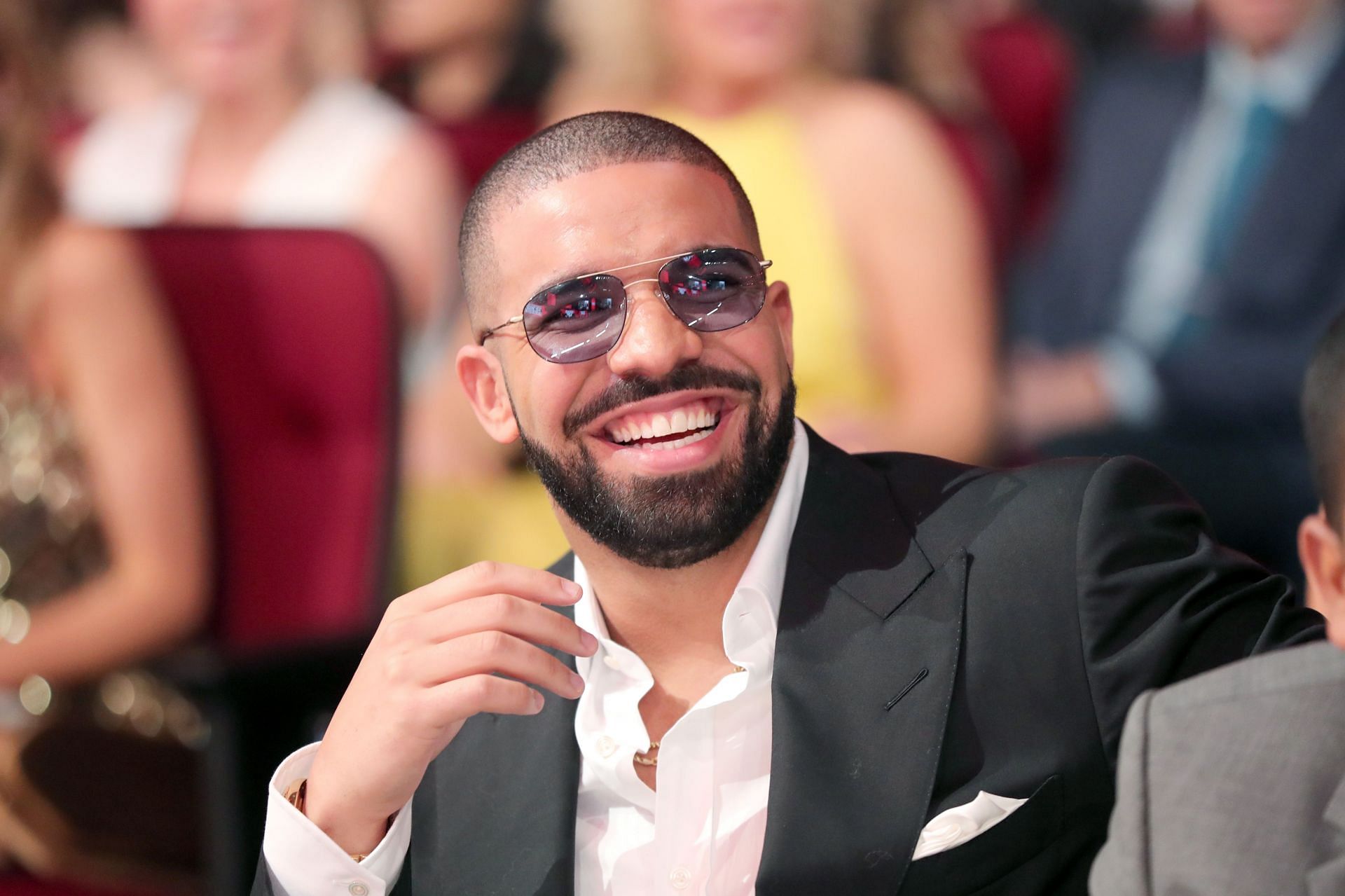 2016 American Music Awards - Roaming Show - Source: Getty