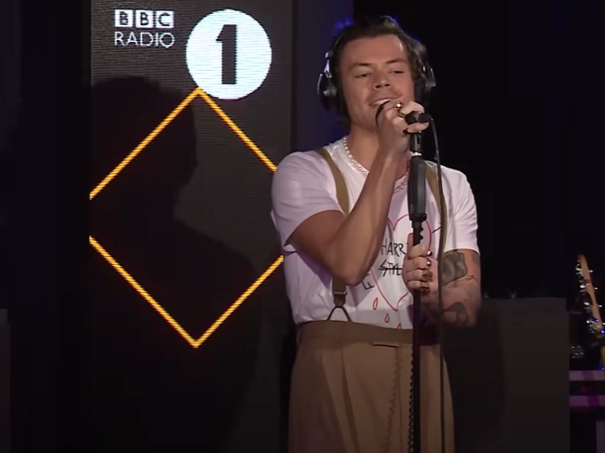 (Image via YouTube/@BBCRadio1VEVO)