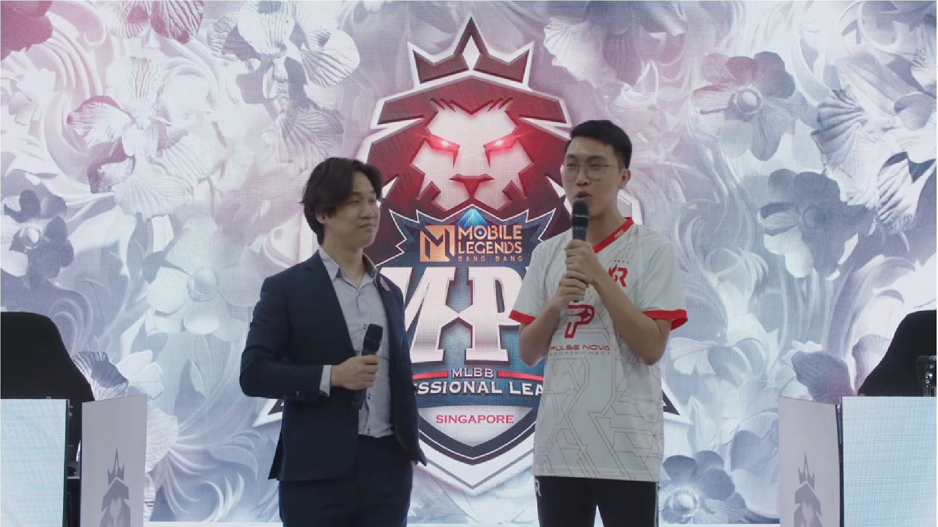 RSG SG&#039;s coach had something to say to the fans (Image via Moonton Games)