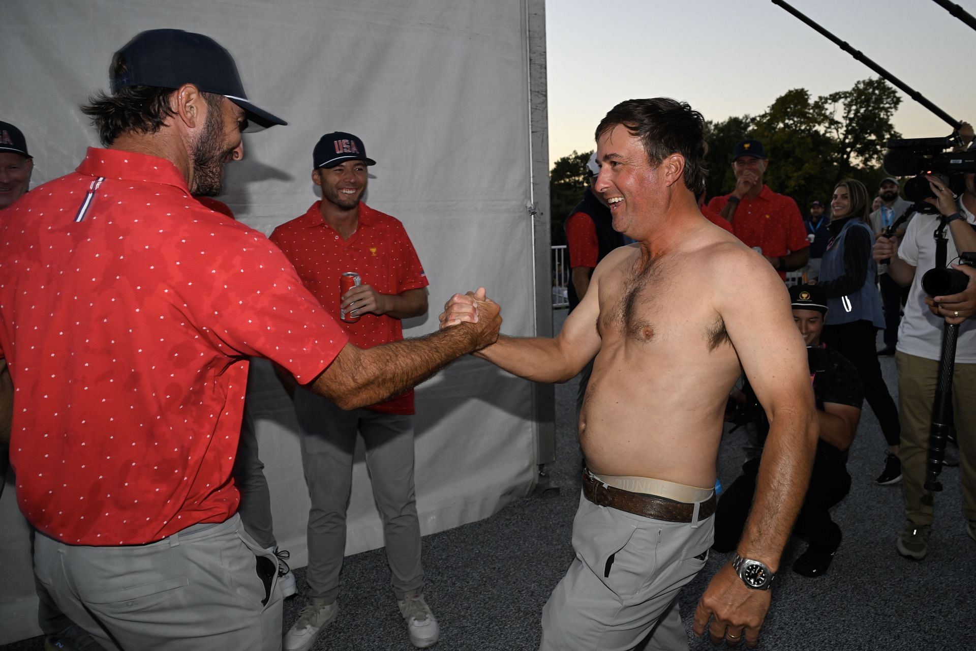 WATCH Kevin Kisner's 'promised' shirtless celebration after winning